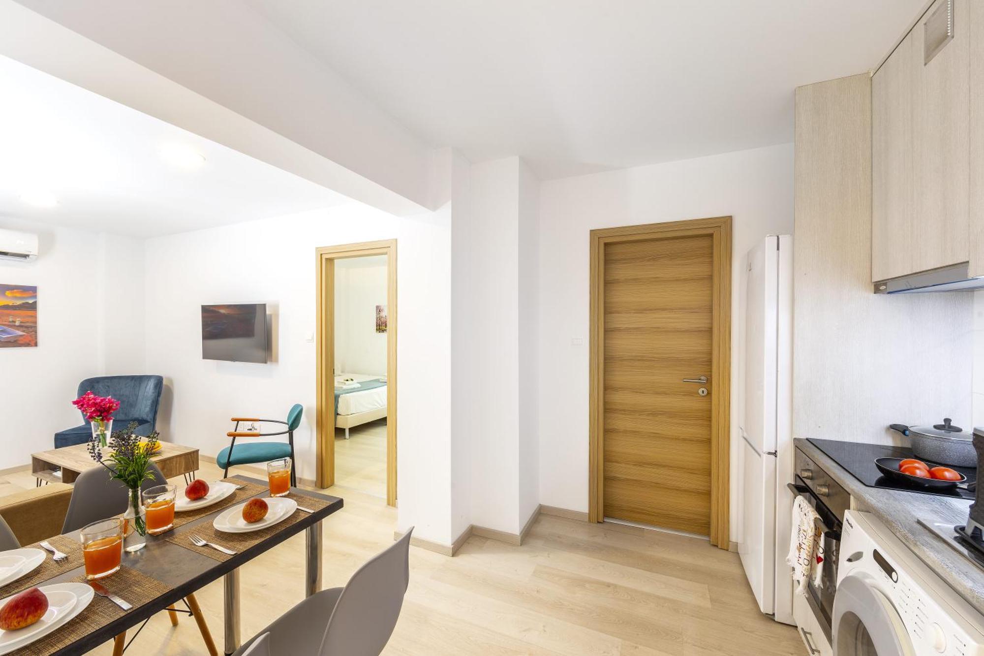 C-Premium Apts 100M From Beach And City Centre 라르나카 외부 사진
