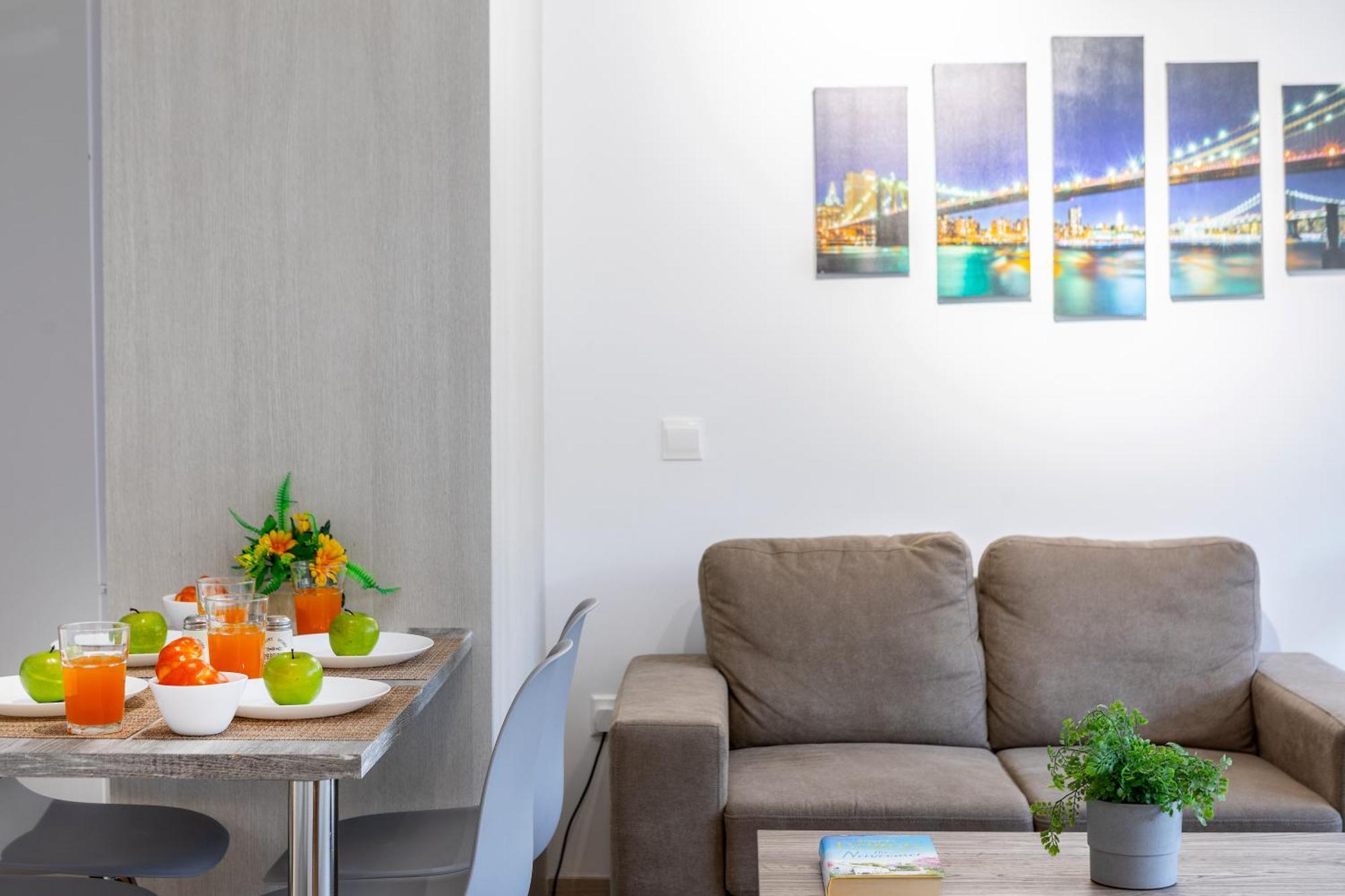 C-Premium Apts 100M From Beach And City Centre 라르나카 외부 사진