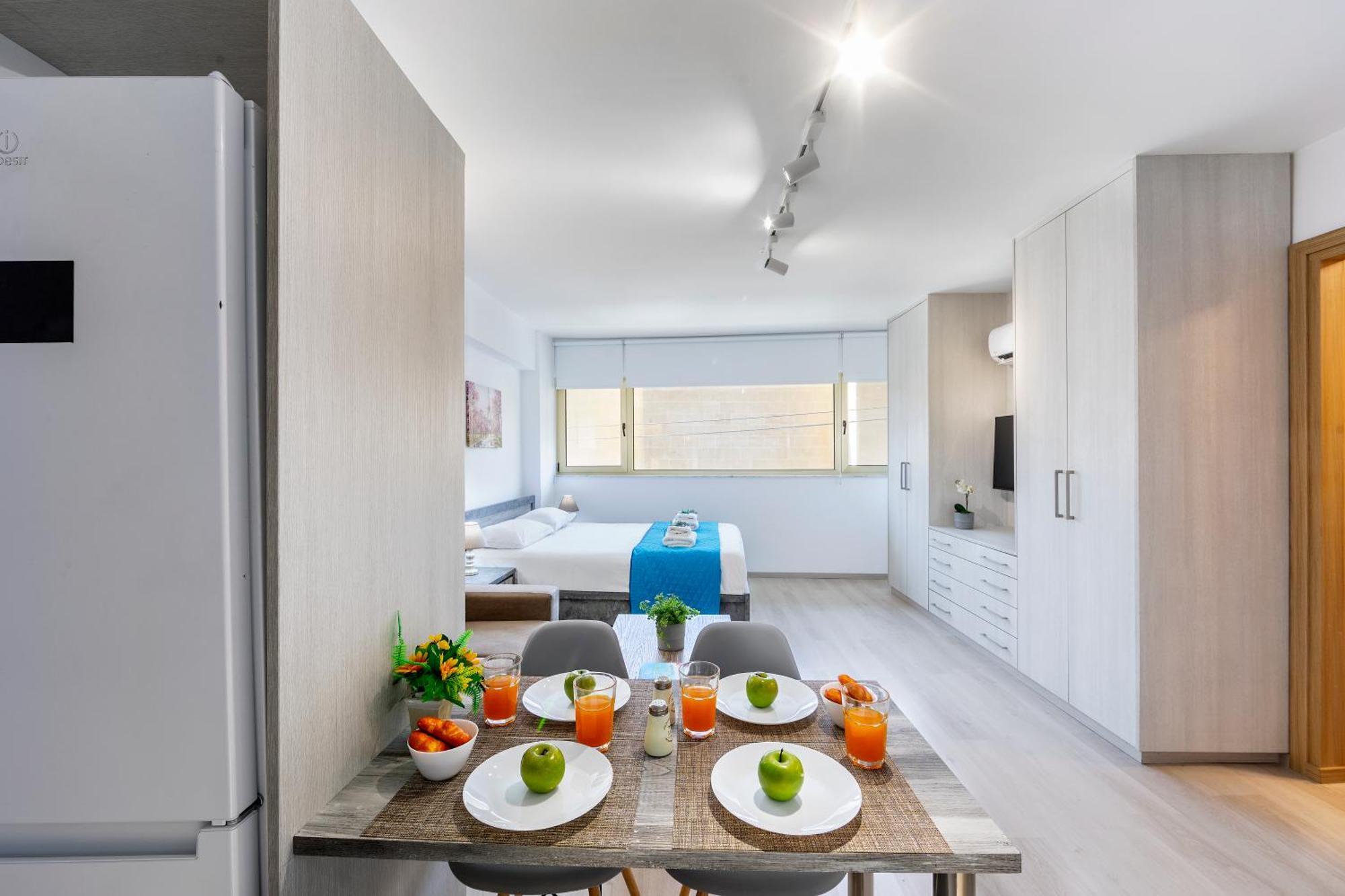 C-Premium Apts 100M From Beach And City Centre 라르나카 외부 사진