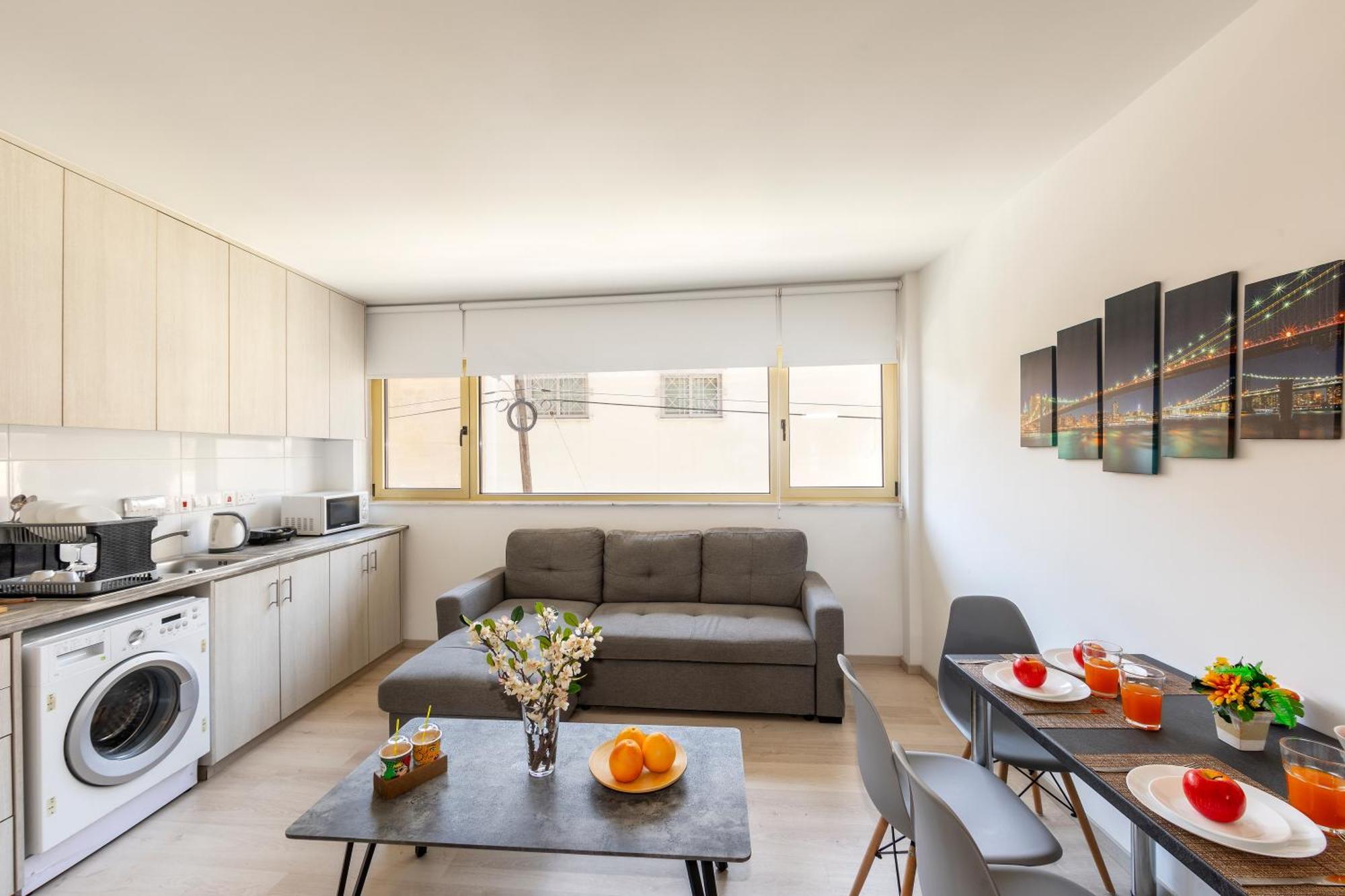 C-Premium Apts 100M From Beach And City Centre 라르나카 외부 사진