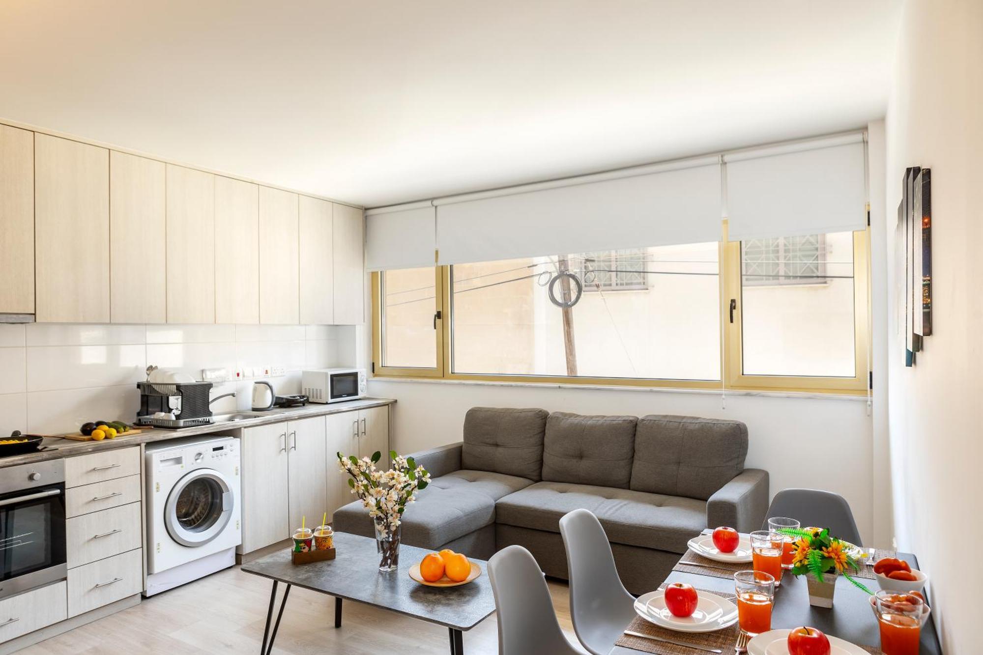 C-Premium Apts 100M From Beach And City Centre 라르나카 외부 사진