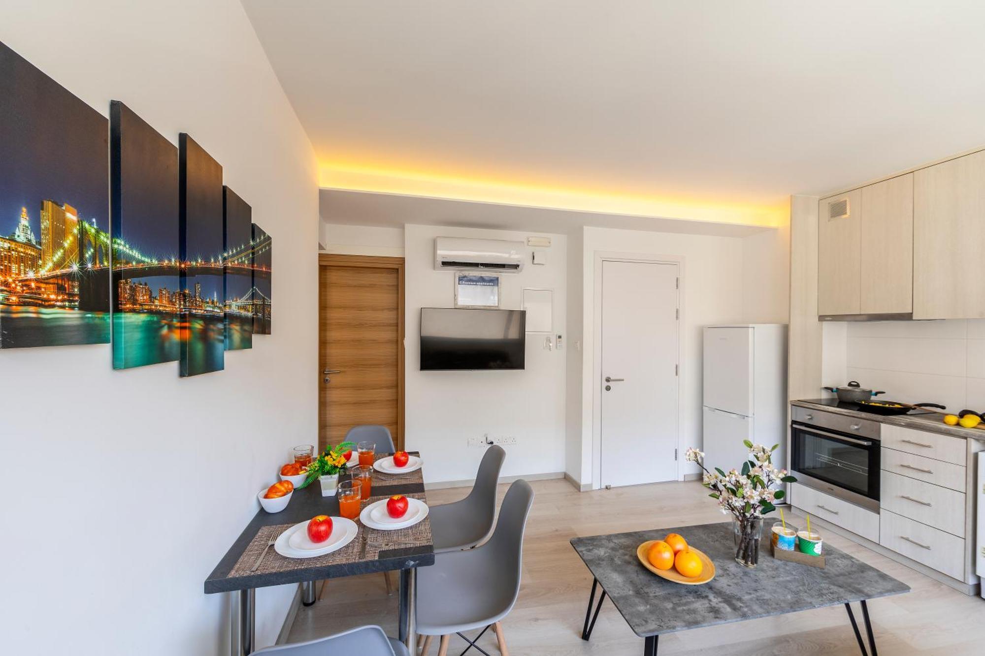 C-Premium Apts 100M From Beach And City Centre 라르나카 외부 사진