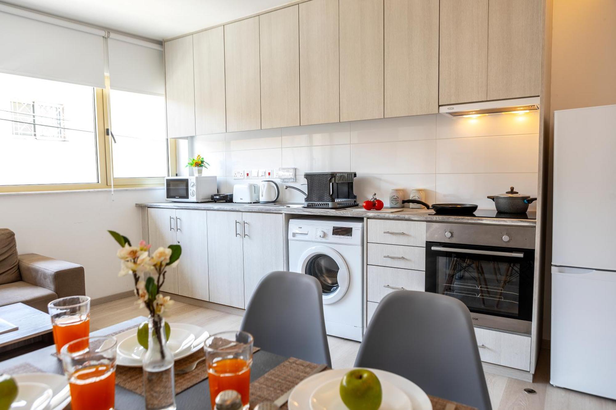 C-Premium Apts 100M From Beach And City Centre 라르나카 외부 사진