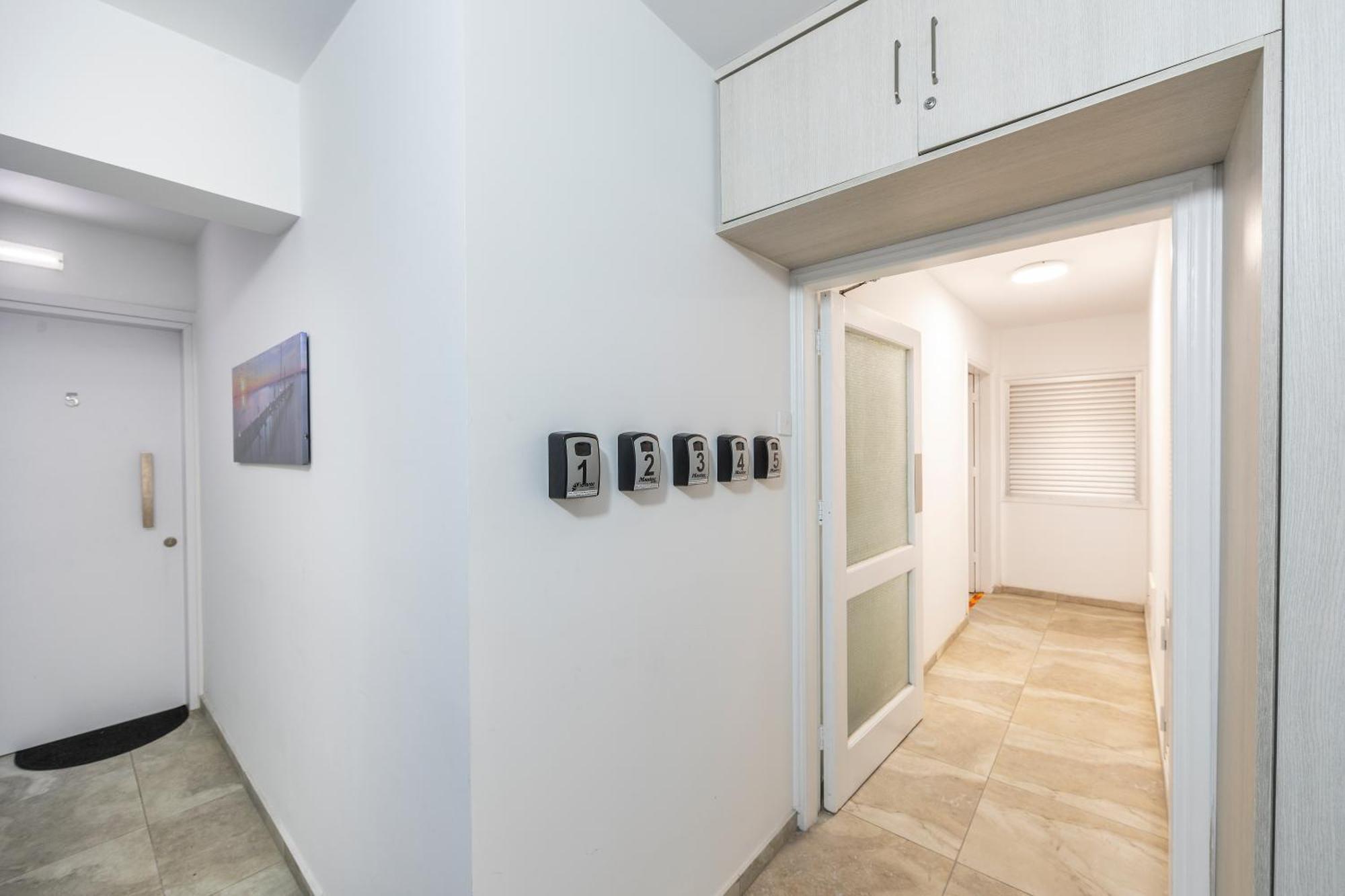 C-Premium Apts 100M From Beach And City Centre 라르나카 외부 사진