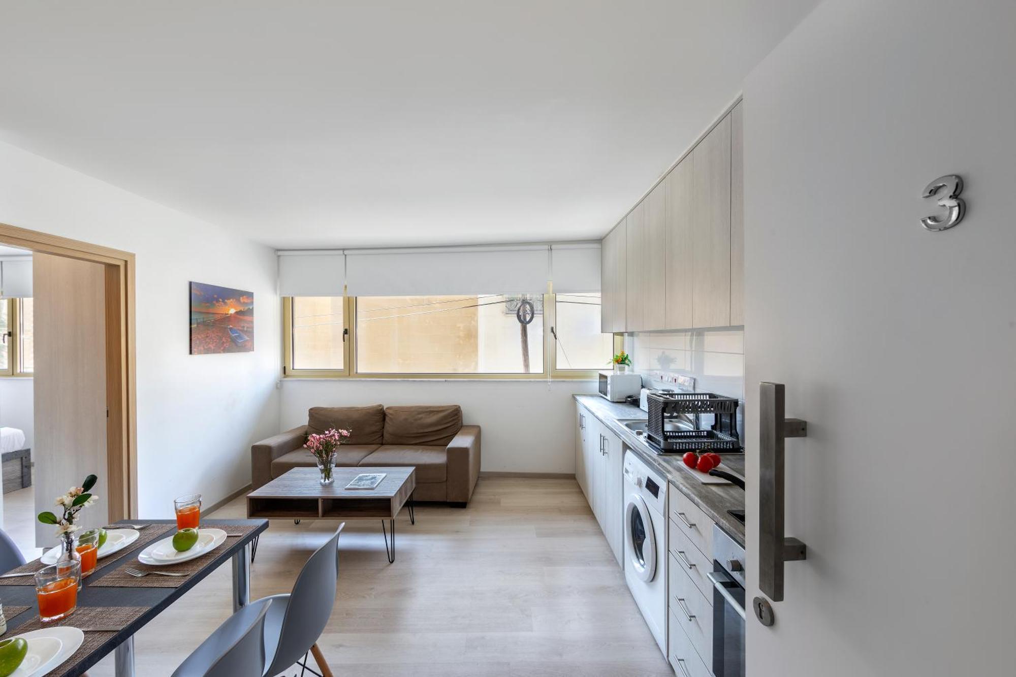 C-Premium Apts 100M From Beach And City Centre 라르나카 외부 사진